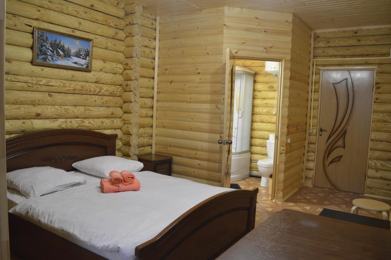Абхазская Усадьба Hotel Gagra Esterno foto