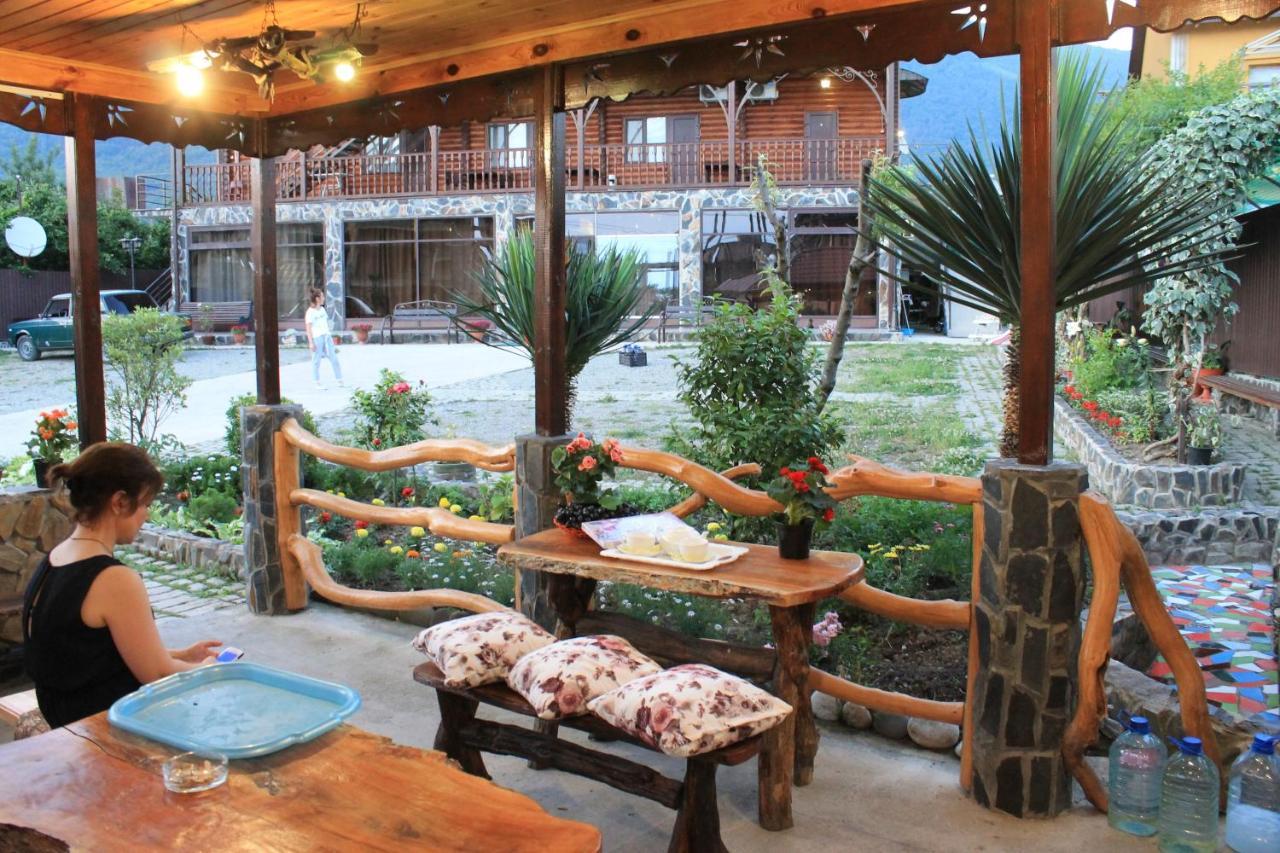Абхазская Усадьба Hotel Gagra Esterno foto