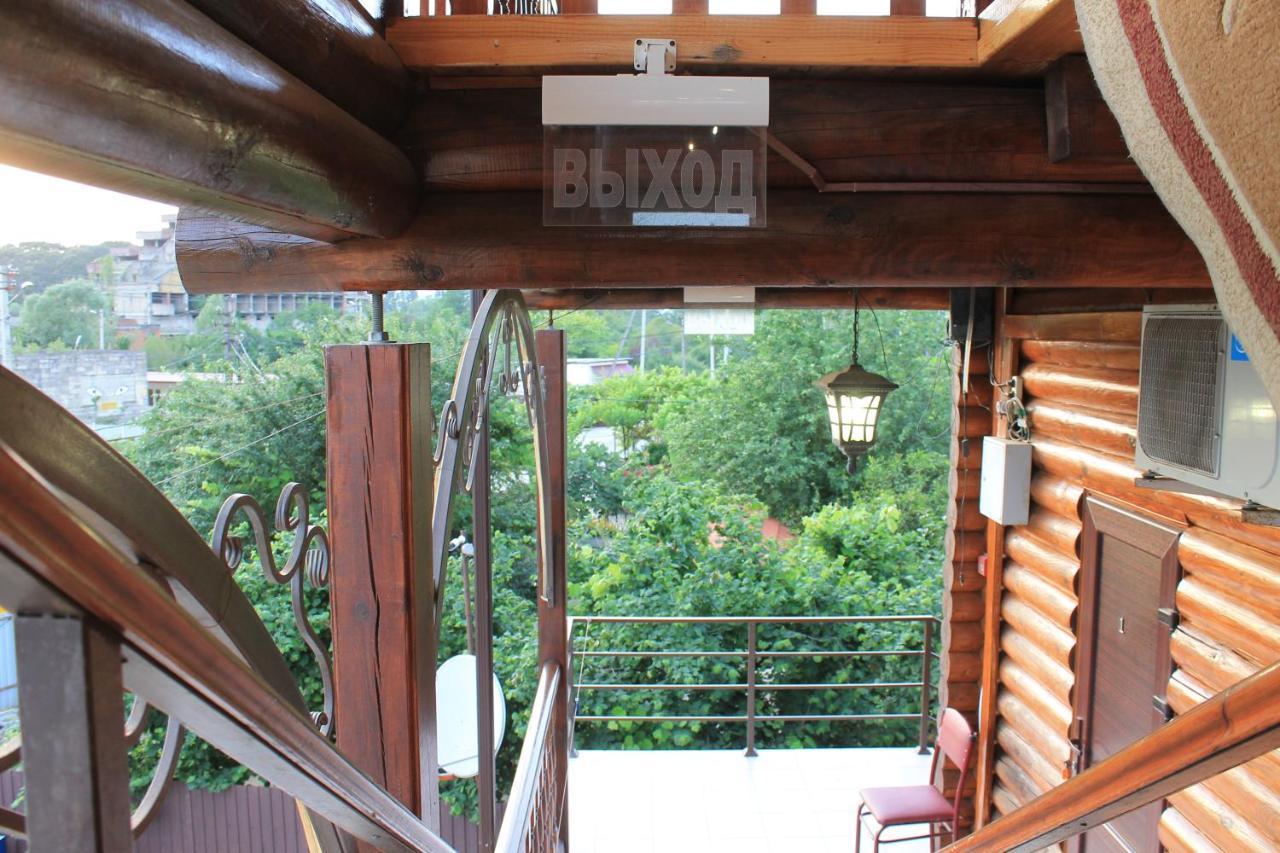 Абхазская Усадьба Hotel Gagra Esterno foto
