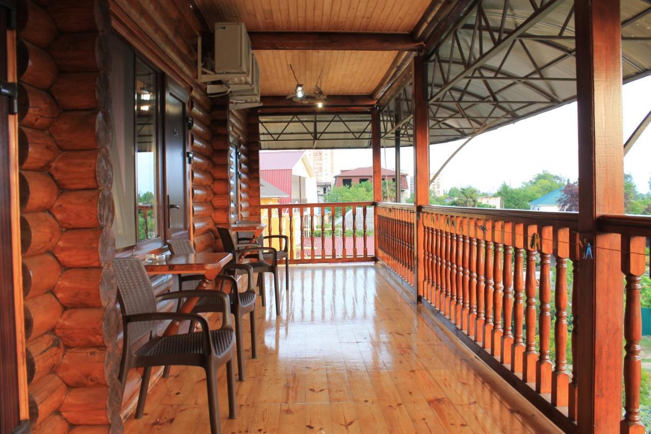 Абхазская Усадьба Hotel Gagra Esterno foto