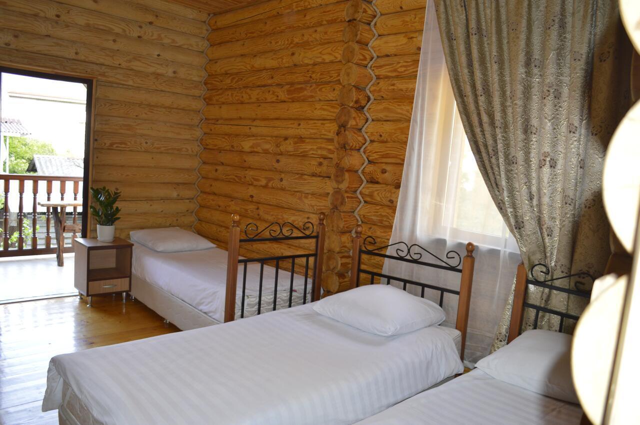 Абхазская Усадьба Hotel Gagra Esterno foto